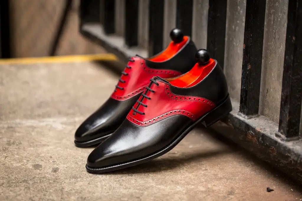 42.5 EU / 8.5 UK / 9.5 US