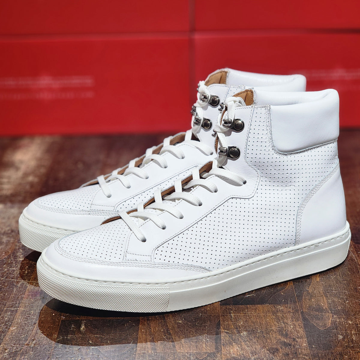 Richland - White Calf / White Perforated Calf