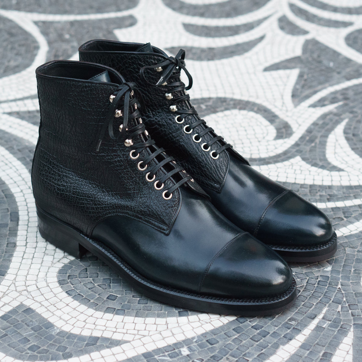 Style 3824 Mod. - Navy Cordovan / Black Shark