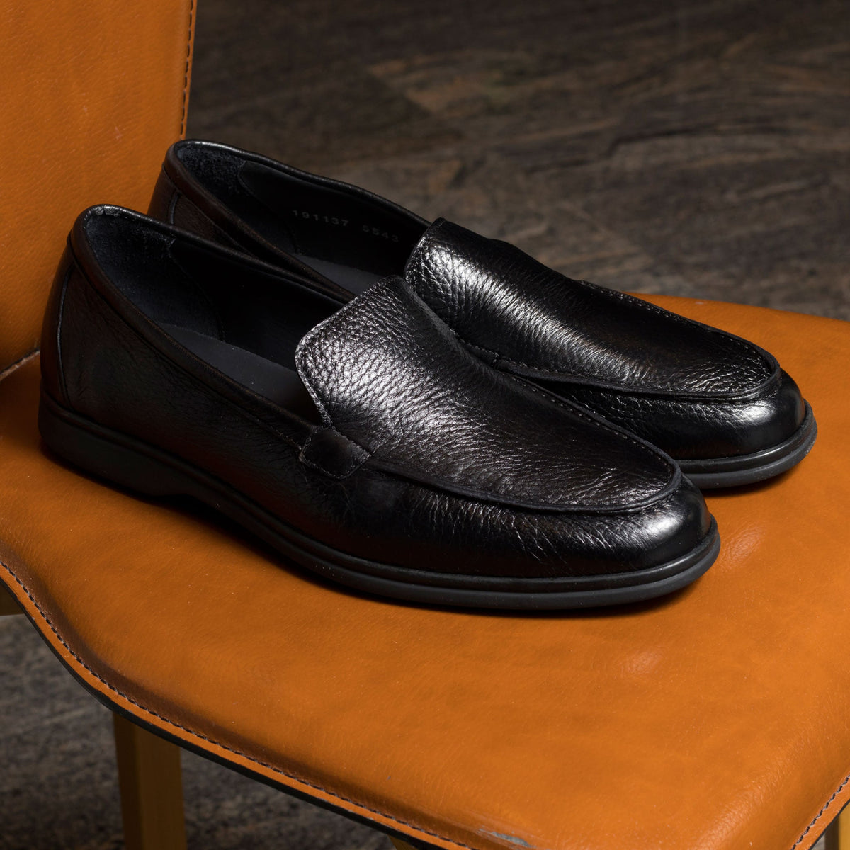 Venetian Loafer - Black Deer w/ Black Sole